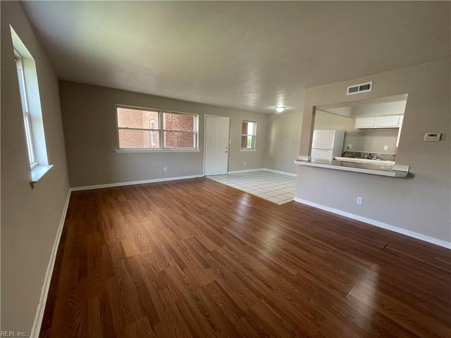 719 Marvin Ave Apt 106, Norfolk, VA 23518