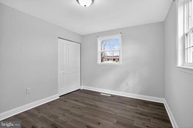 5 GLEN AVE, New Castle, DE 19720