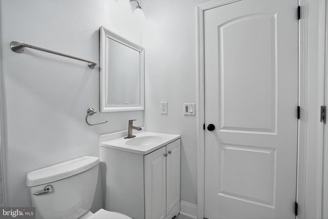 5 GLEN AVE, New Castle, DE 19720