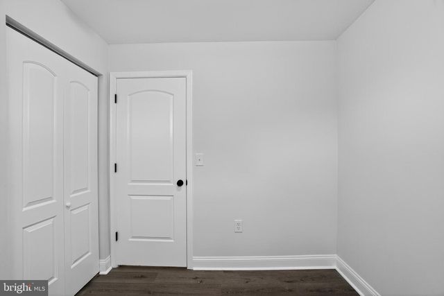 5 GLEN AVE, New Castle, DE 19720