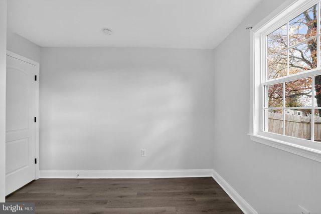 5 GLEN AVE, New Castle, DE 19720