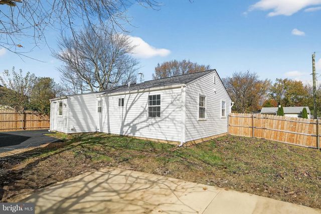 5 GLEN AVE, New Castle, DE 19720