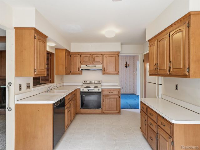 2009 Linwood Avenue, Royal Oak, MI 48073