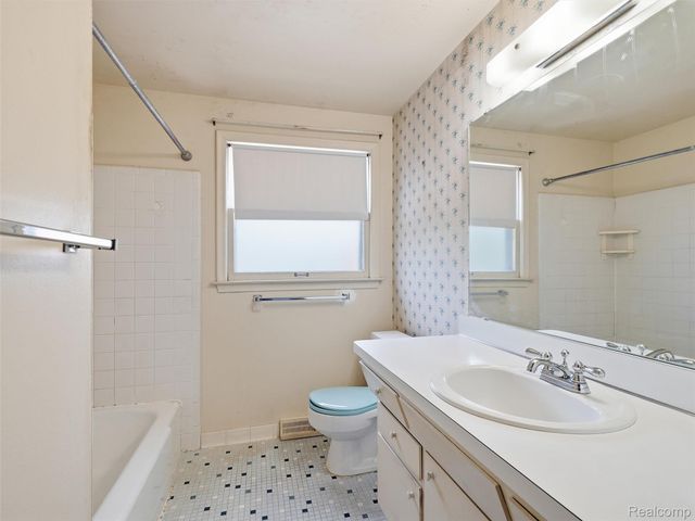 2009 Linwood Avenue, Royal Oak, MI 48073