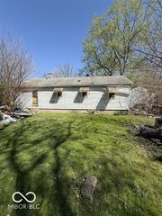7276 N Green Meadows Estate, Fairland, IN 46126