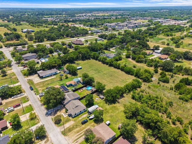 69 Sarah Lane, Dallas, TX 75253