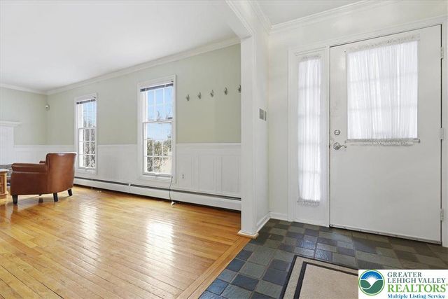 128 Stoneleigh Drive, East Stroudsburg, PA 18301