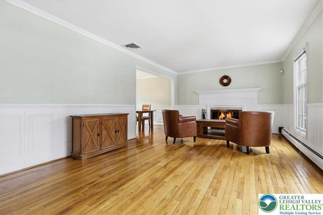 128 Stoneleigh Drive, East Stroudsburg, PA 18301