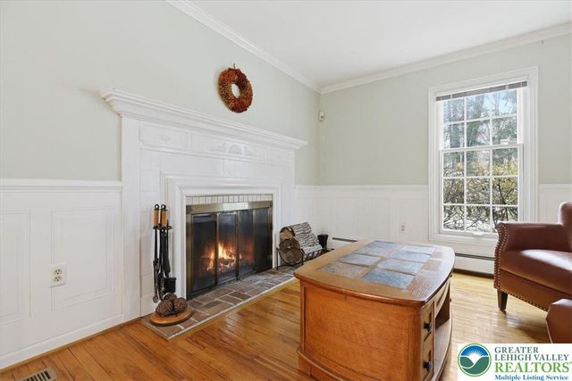 128 Stoneleigh Drive, East Stroudsburg, PA 18301