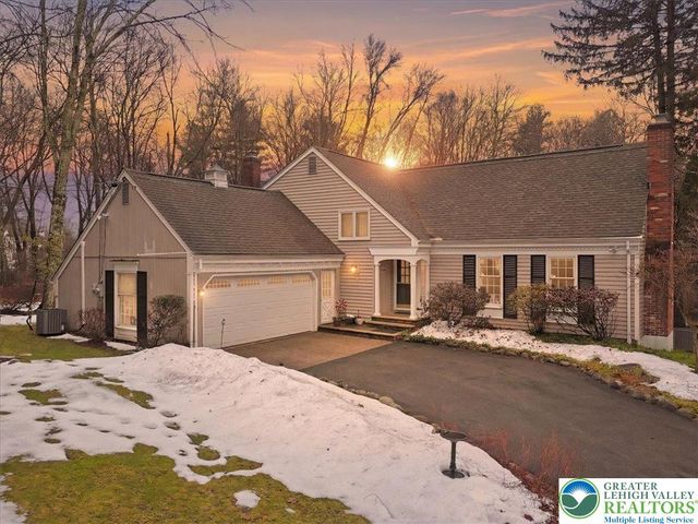 128 Stoneleigh Drive, East Stroudsburg, PA 18301