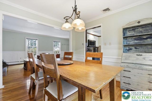 128 Stoneleigh Drive, East Stroudsburg, PA 18301