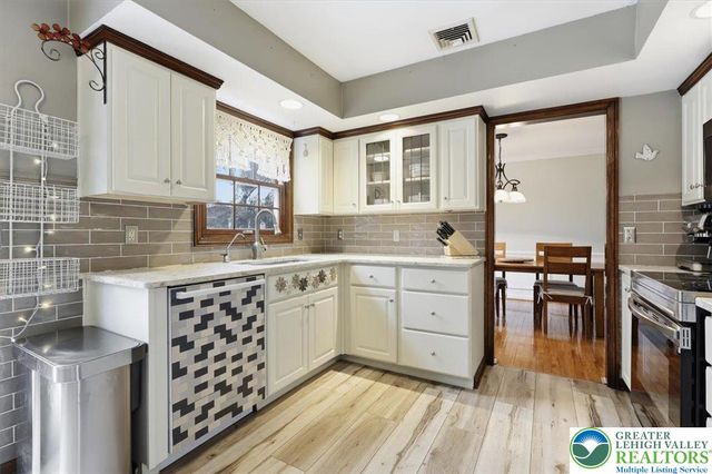 128 Stoneleigh Drive, East Stroudsburg, PA 18301