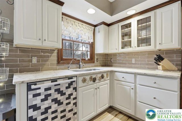 128 Stoneleigh Drive, East Stroudsburg, PA 18301