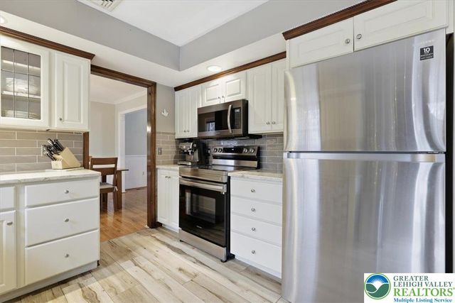 128 Stoneleigh Drive, East Stroudsburg, PA 18301