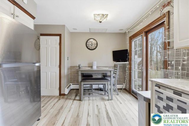 128 Stoneleigh Drive, East Stroudsburg, PA 18301