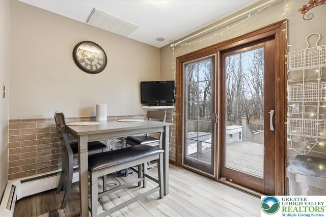 128 Stoneleigh Drive, East Stroudsburg, PA 18301