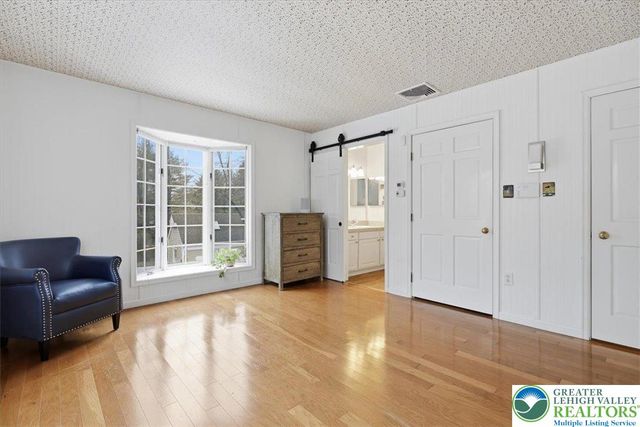 128 Stoneleigh Drive, East Stroudsburg, PA 18301