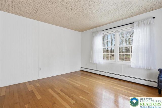 128 Stoneleigh Drive, East Stroudsburg, PA 18301