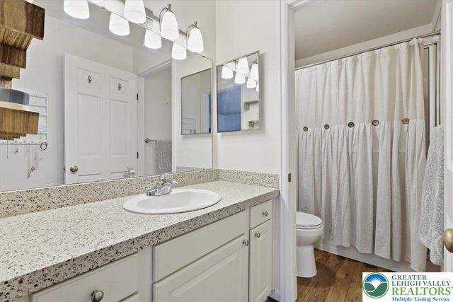 128 Stoneleigh Drive, East Stroudsburg, PA 18301