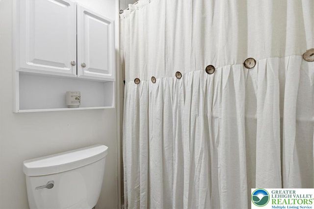 128 Stoneleigh Drive, East Stroudsburg, PA 18301