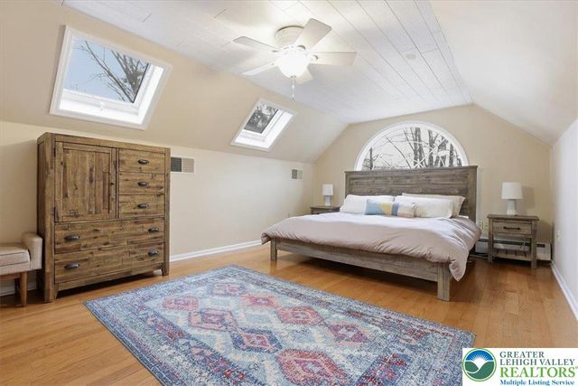 128 Stoneleigh Drive, East Stroudsburg, PA 18301