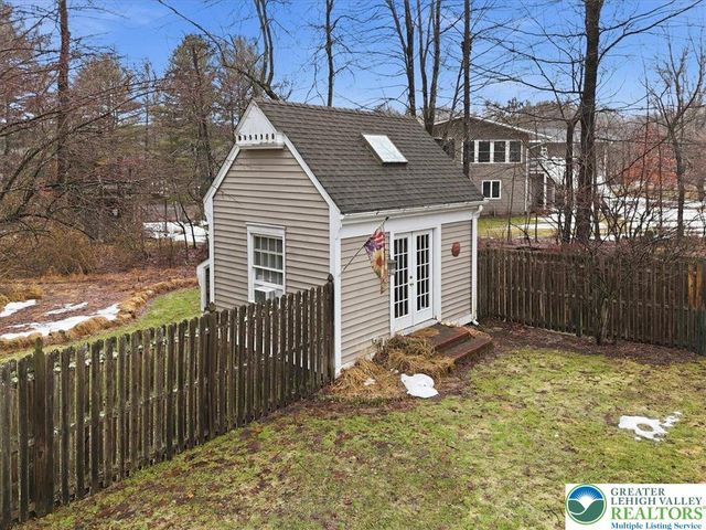 128 Stoneleigh Drive, East Stroudsburg, PA 18301