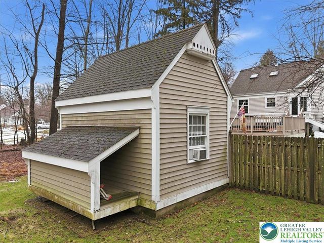 128 Stoneleigh Drive, East Stroudsburg, PA 18301