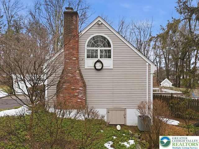 128 Stoneleigh Drive, East Stroudsburg, PA 18301