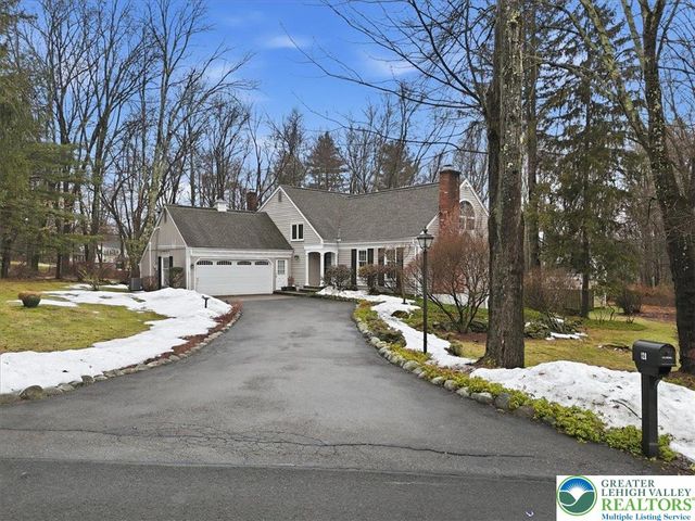 128 Stoneleigh Drive, East Stroudsburg, PA 18301