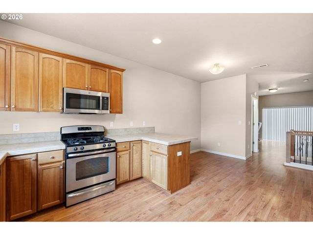 10438 Sw AKILEAN Ter, Portland, OR 97223