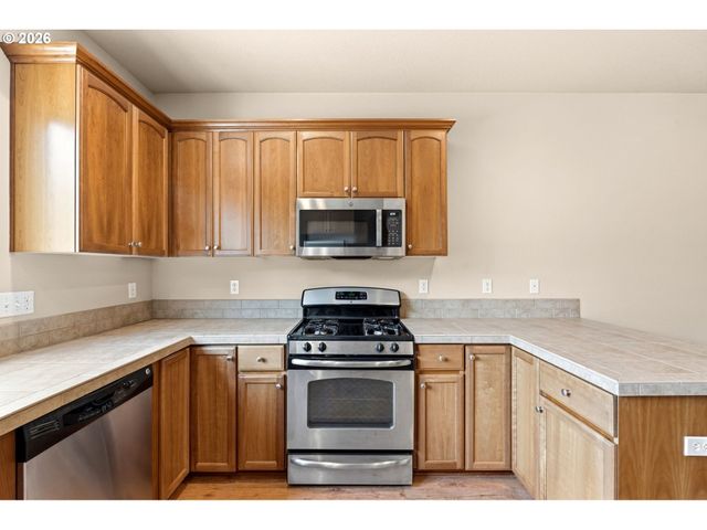 10438 Sw AKILEAN Ter, Portland, OR 97223
