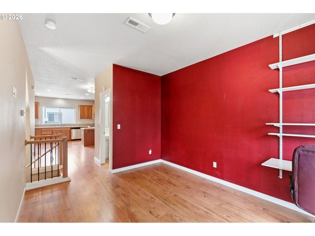 10438 Sw AKILEAN Ter, Portland, OR 97223