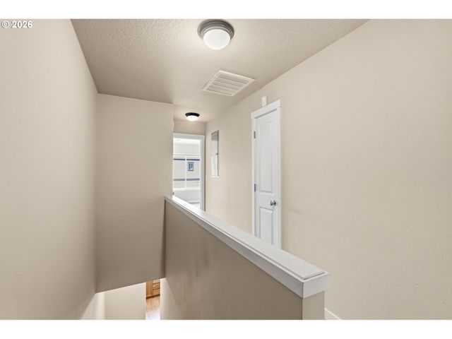 10438 Sw AKILEAN Ter, Portland, OR 97223