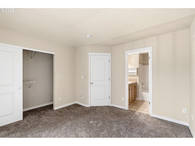 10438 Sw AKILEAN Ter, Portland, OR 97223
