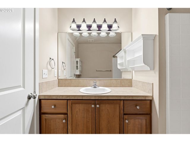 10438 Sw AKILEAN Ter, Portland, OR 97223