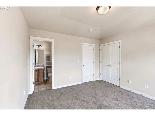 10438 Sw AKILEAN Ter, Portland, OR 97223