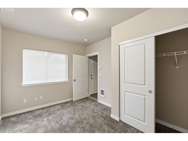 10438 Sw AKILEAN Ter, Portland, OR 97223