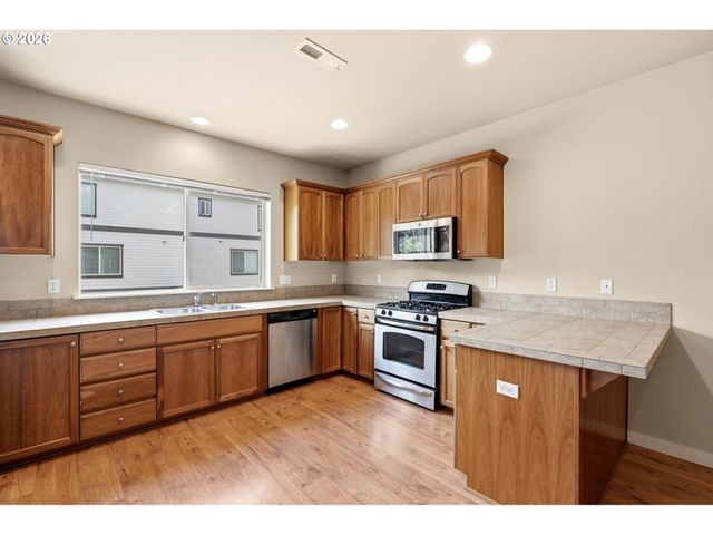 10438 Sw AKILEAN Ter, Portland, OR 97223