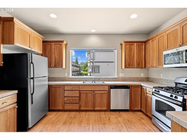 10438 Sw AKILEAN Ter, Portland, OR 97223