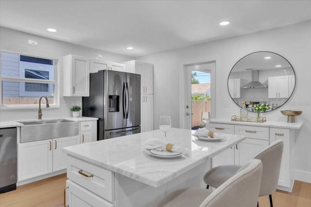 1110 12TH STREET N, St Petersburg, FL 33705