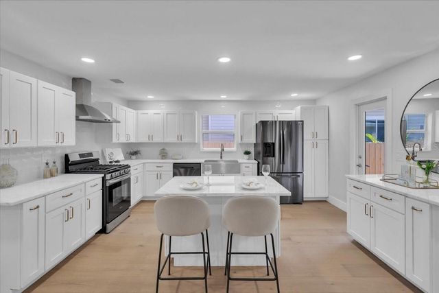 1110 12TH STREET N, St Petersburg, FL 33705