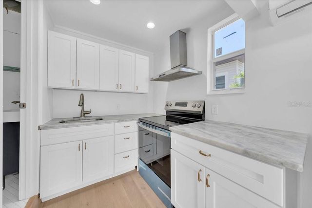 1110 12TH STREET N, St Petersburg, FL 33705