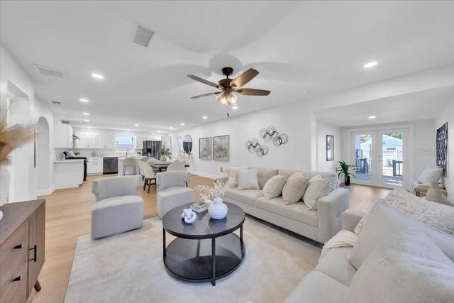 1110 12TH STREET N, St Petersburg, FL 33705