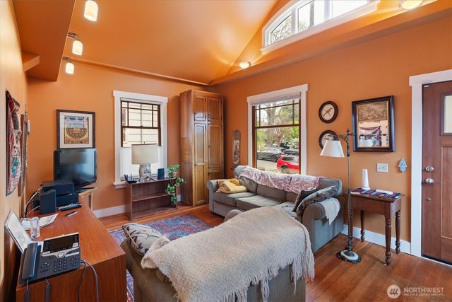 6553 21st Avenue NW, Seattle, WA 98117