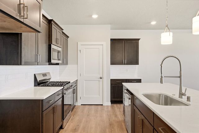 1235 N High Desert Dr, Deer Park, WA 99006