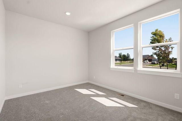 1235 N High Desert Dr, Deer Park, WA 99006