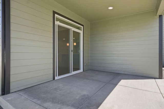1235 N High Desert Dr, Deer Park, WA 99006