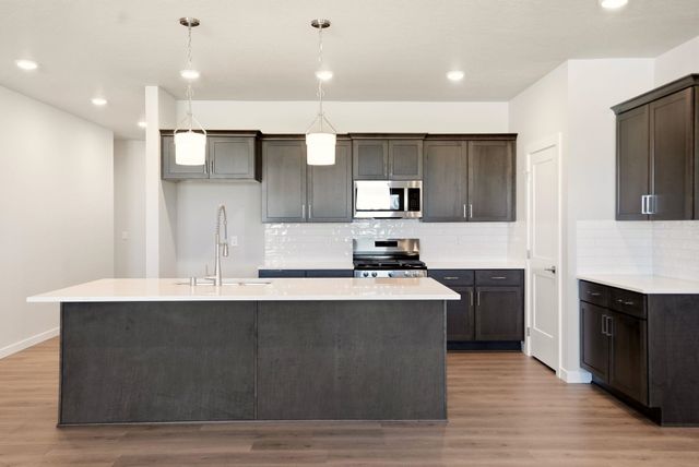 1235 N High Desert Dr, Deer Park, WA 99006