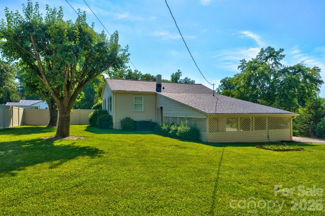 402 N Houser Street, Cherryville, NC 28021