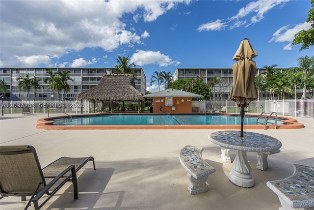 4700 Washington St 502, Hollywood, FL 33021